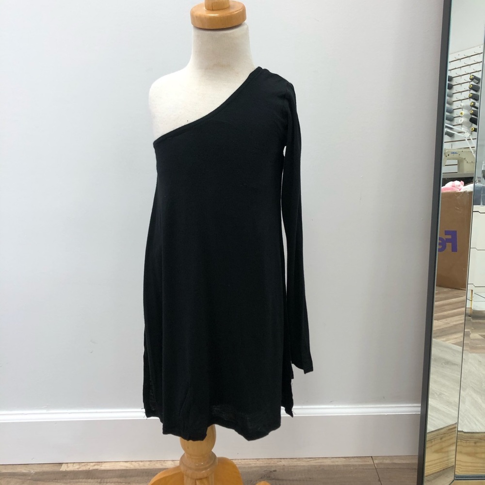 One shoulder dress